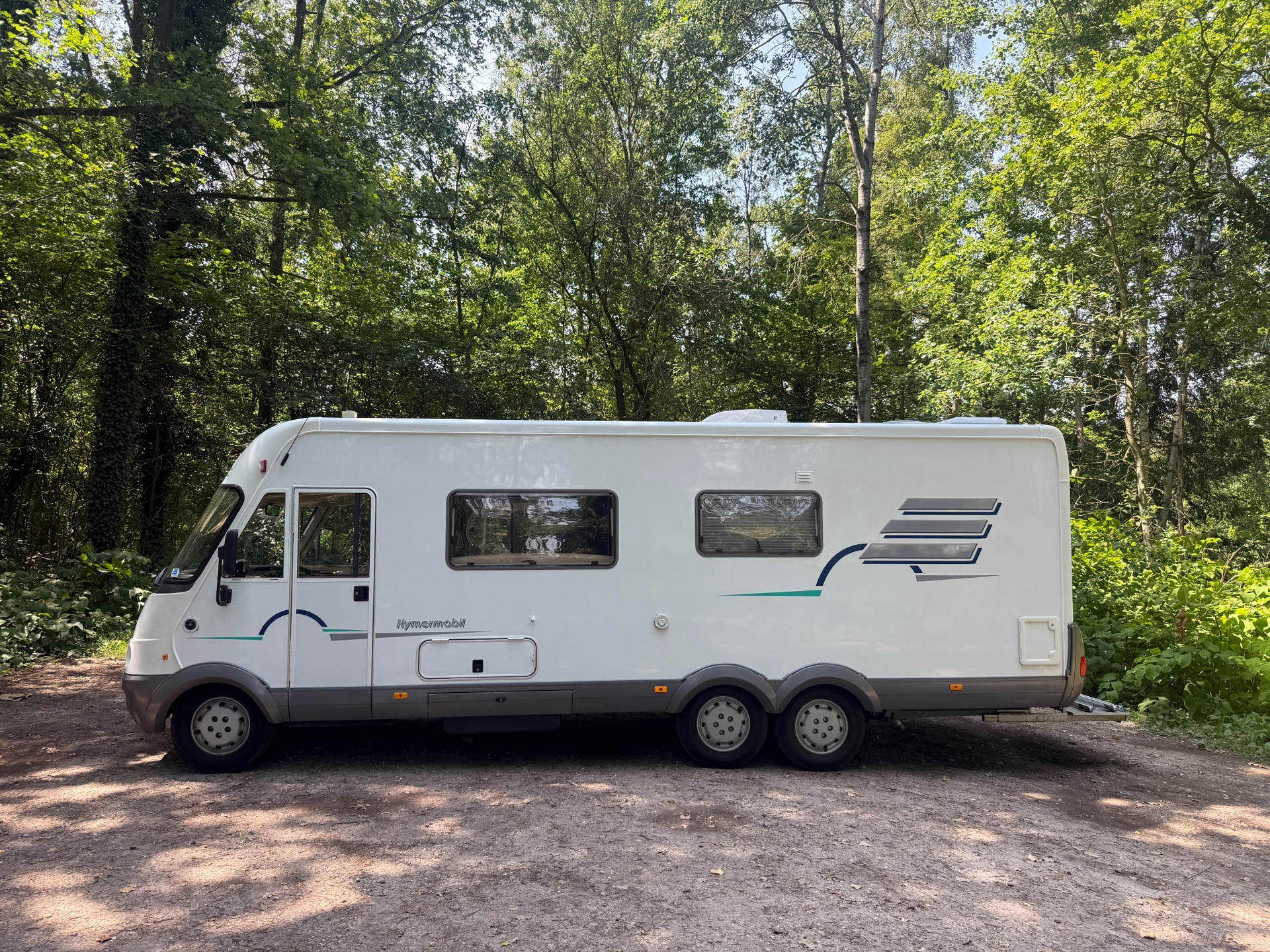HYMER B 754 B RIJBEWIJS 2x AIRCO NIEUWE APK EN BEURT WEINIG KILOMETERS