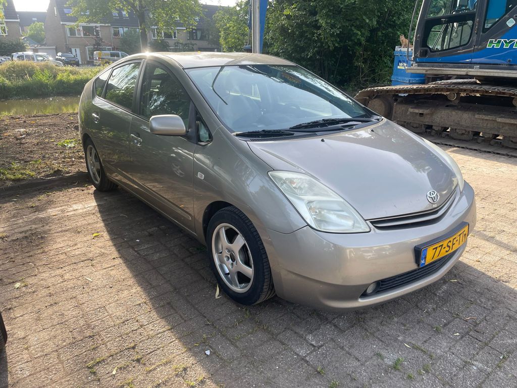 Toyota Prius 1.5 VVT-i
