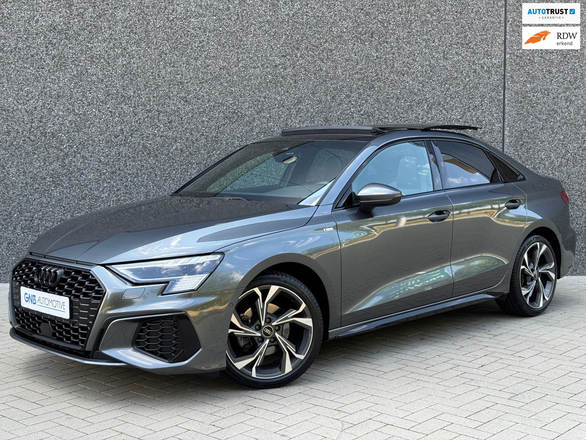 Audi A3 LIMOUSINE 35 TFSI S-Line | Pano | Sfeerverlichting | Carplay | B&O | Matrix | ACC | Rijstrook assistent | Virtual cockpit