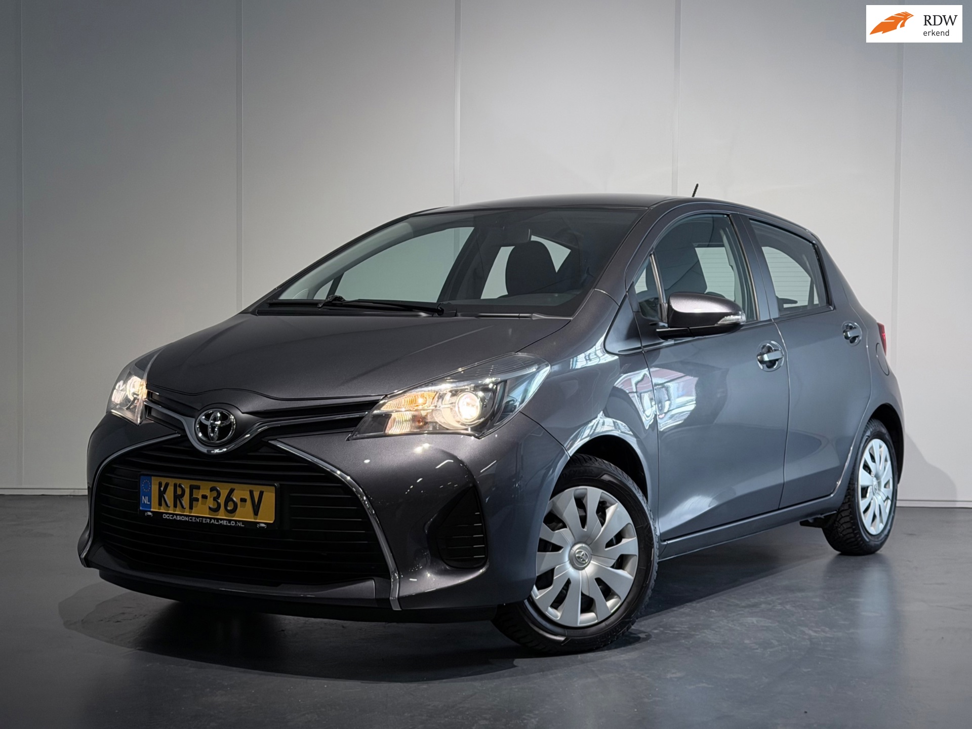 Toyota Yaris 1.3 VVT-i Aspiration /Airco/Elek.Pakket/Camera/Stoelverw./Trekhaak