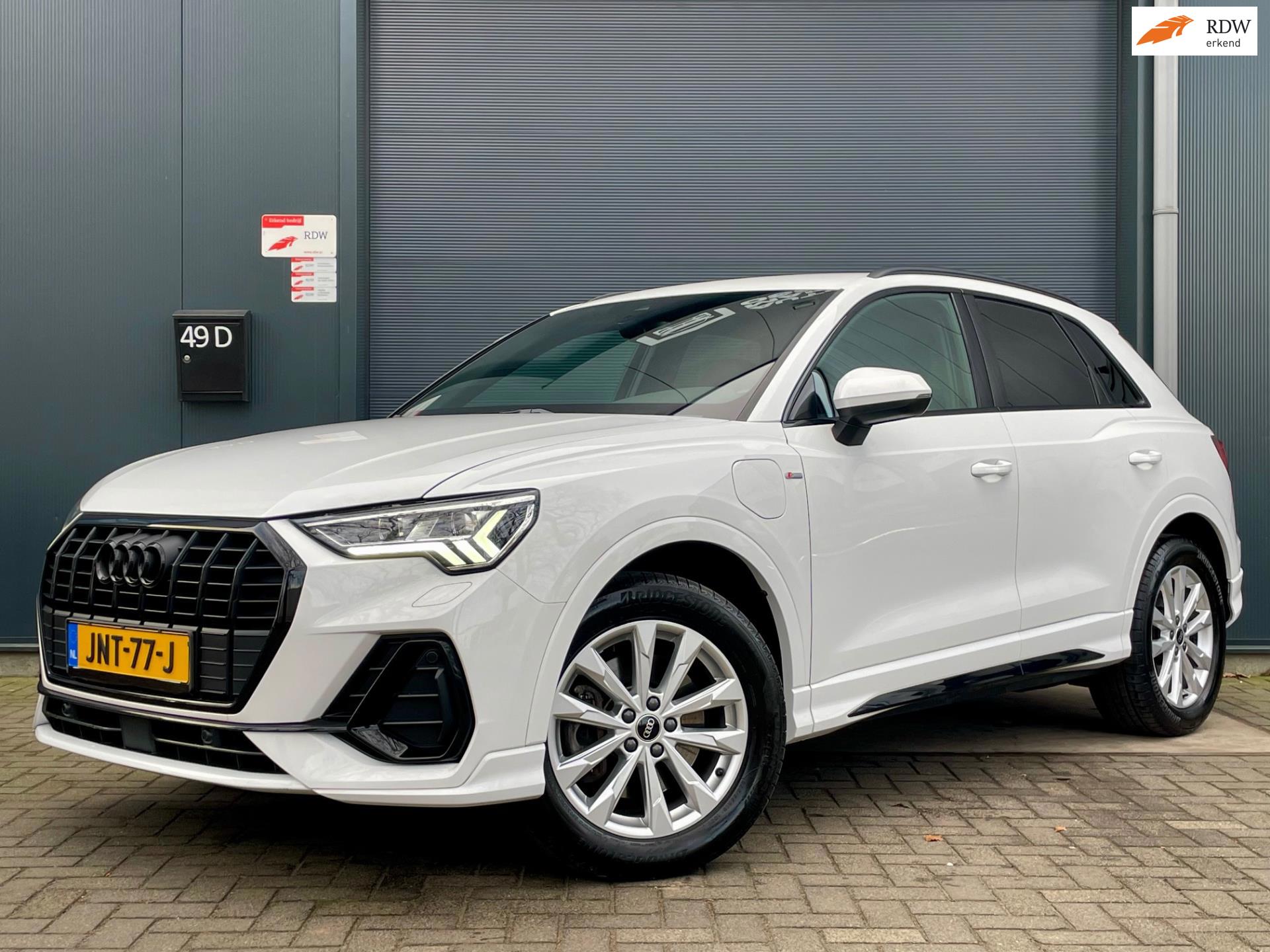 Audi Q3 45 TFSI e 3X S edition 245pk DEALER ONDERHOUDEN CAMERA PDC ACC LANE ASSIST DIGITALE COCKPIT ALCANTARA