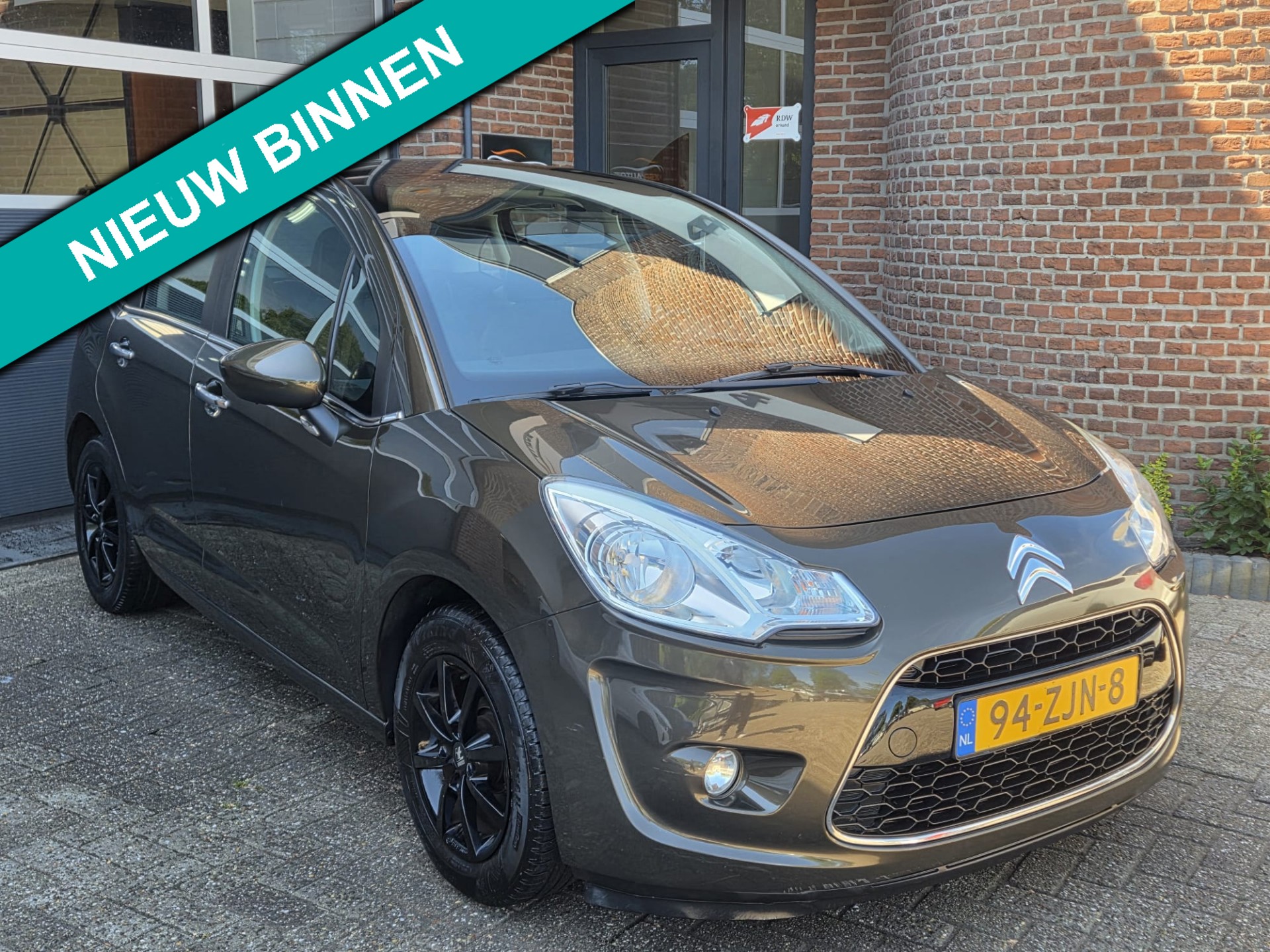 Citroën C3 1.2 VTi Coll. Light | Airco | Cruise | Apk | Trekhaak | Lm velgen