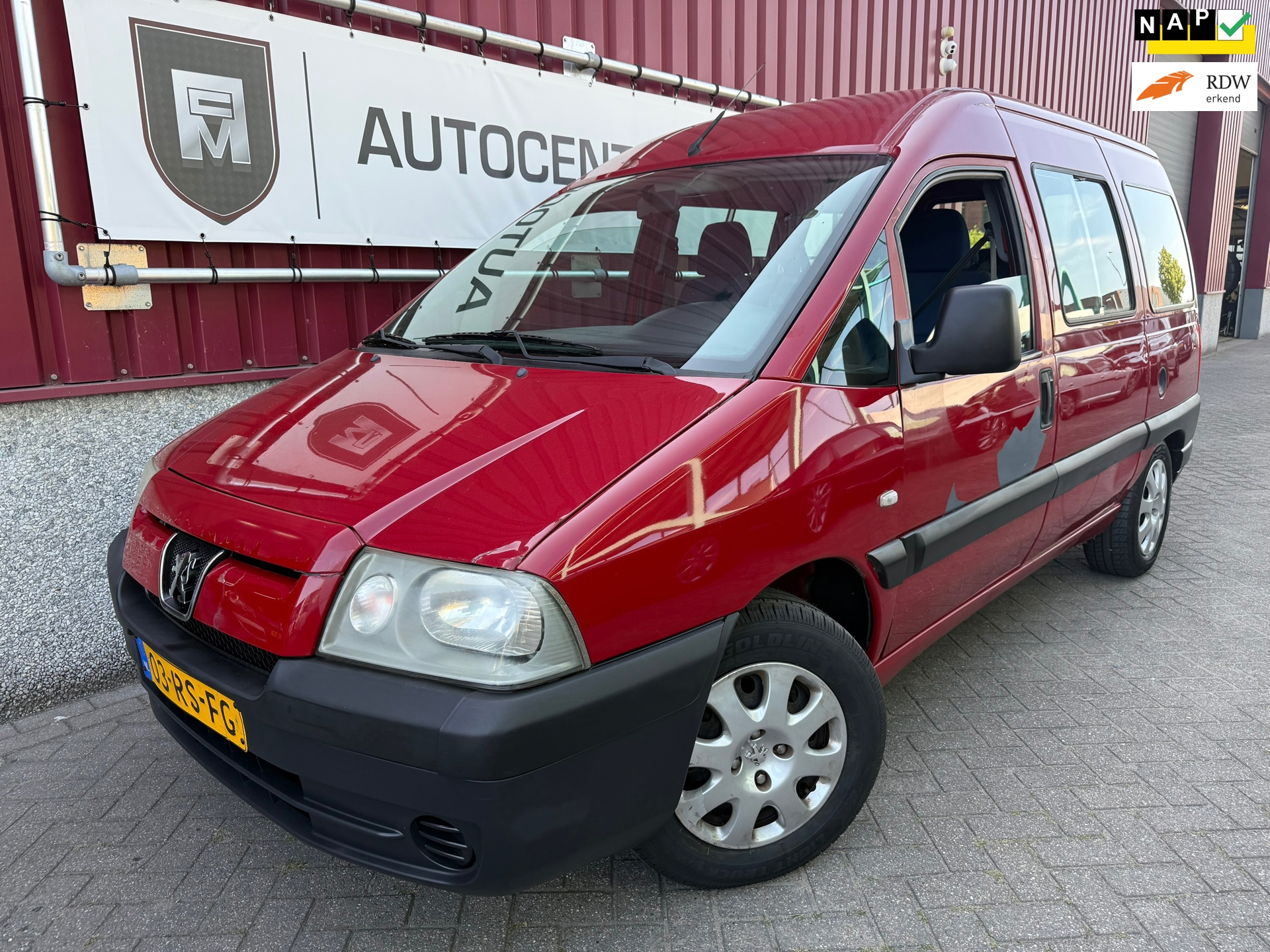 Peugeot Expert 220C 2.0-16V // 9 persoons // NW APK // 100 DKM NAP