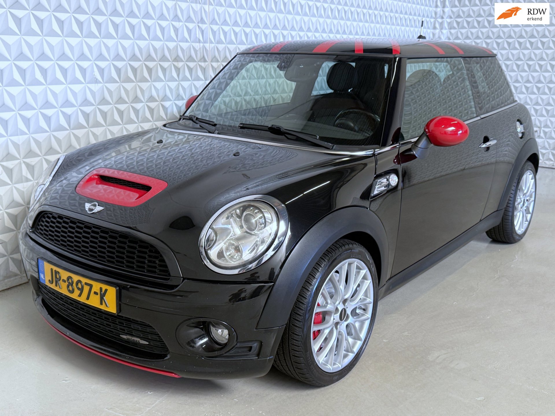 Mini 3-Deurs 1.6 John Cooper Works met 155PK / 211PK! (2010)