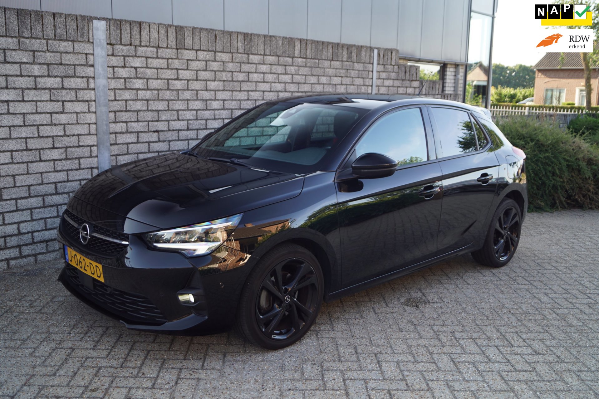 Opel Corsa 1.2 GS Line Half Leder Sportst Navi Camera Clima Apple Carplay Cruise 2x PDC Inparkeer Systeem LMV 17 ENZ NL Auto.