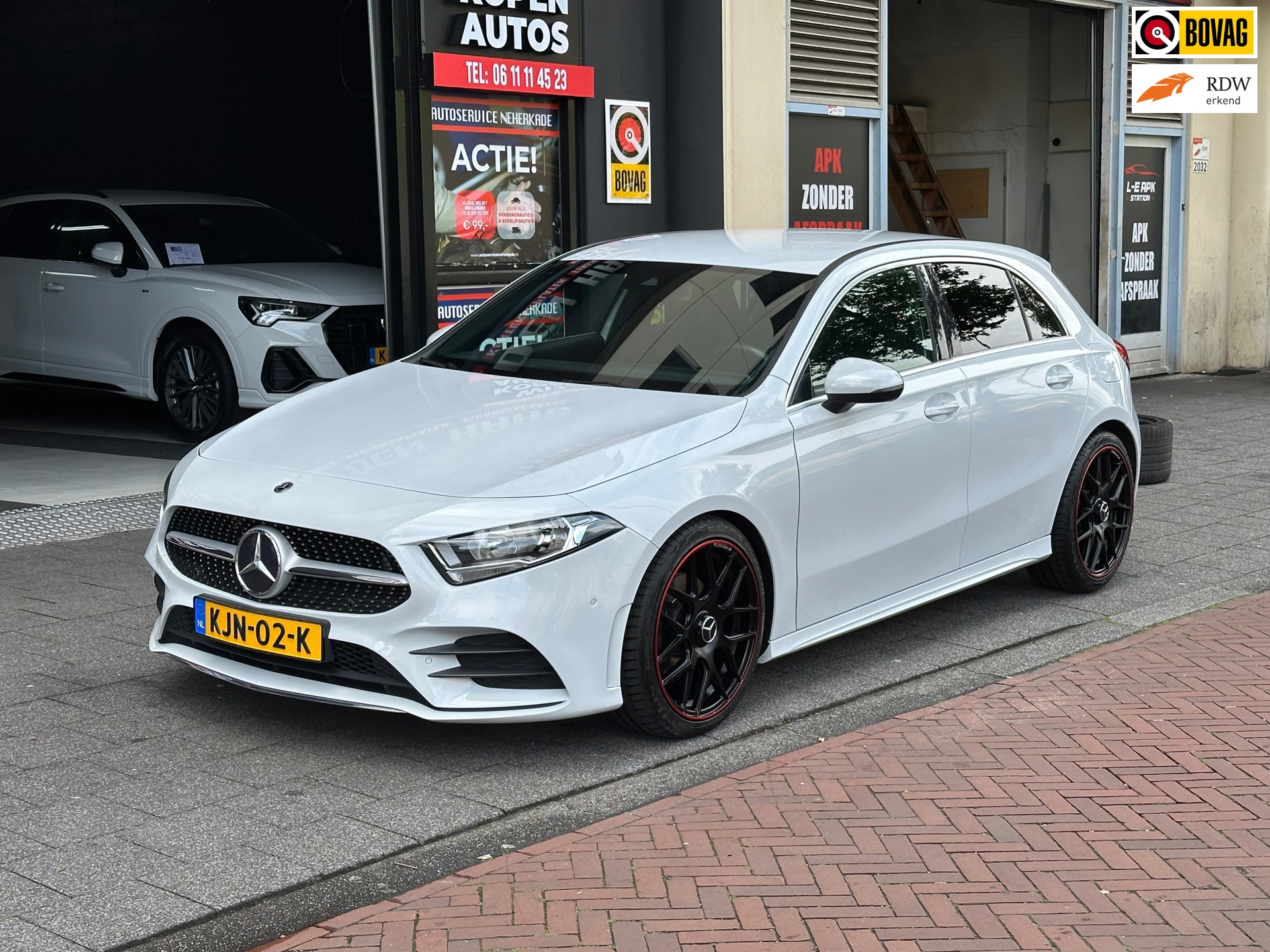 Mercedes-Benz A-klasse Amg 180 Aut Navi Sfeerverlichting 19''