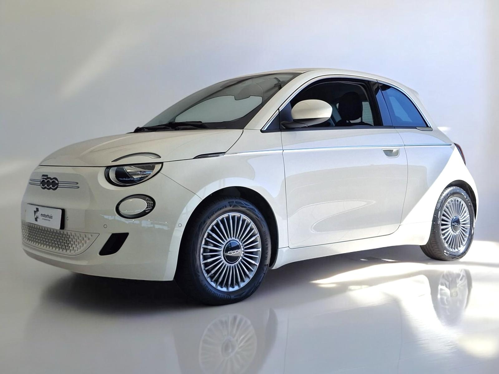 Fiat 500e e 42kWh 118pk PDC CAMERA LMV CARPLAY STOELVERWARMING