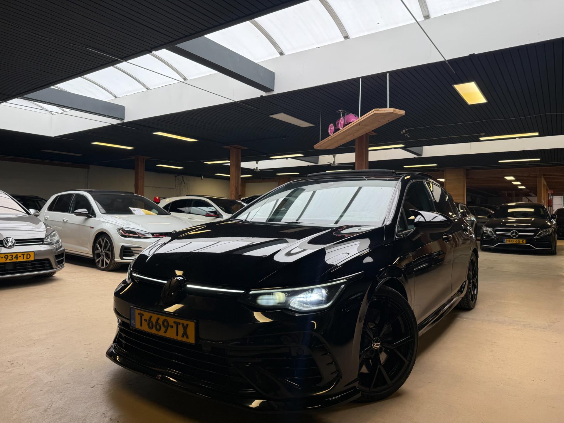 Volkswagen Golf 2.0 TSI R 4Motion Full options! Akra Pano Head Up Lane Assist Cruise Control