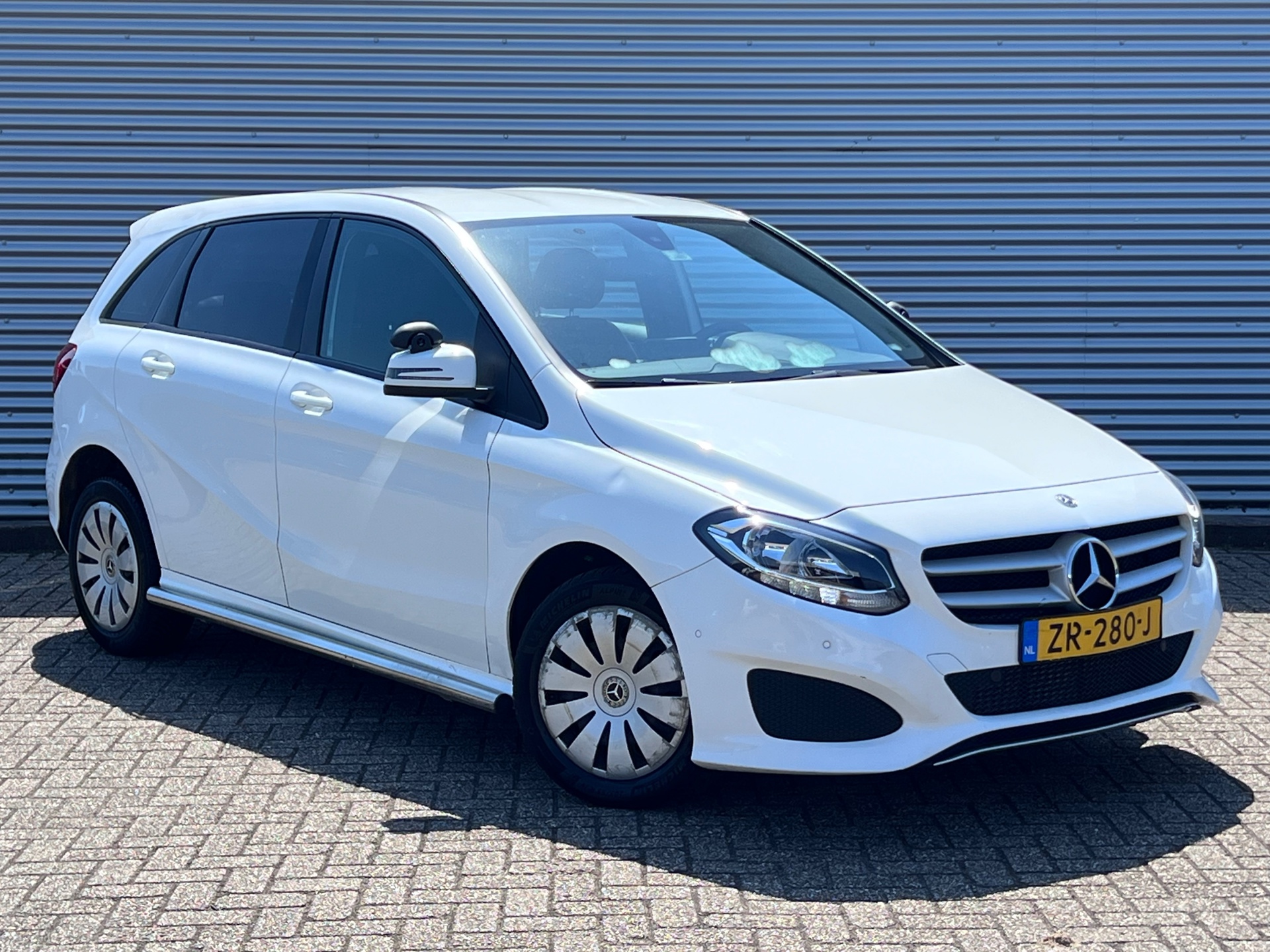 Mercedes-Benz B-klasse 220 d Ambition // AUTOMAAT / AIRCO / EURO 6 / BLUETOOTH / NAP / 1e EIGENAAR |