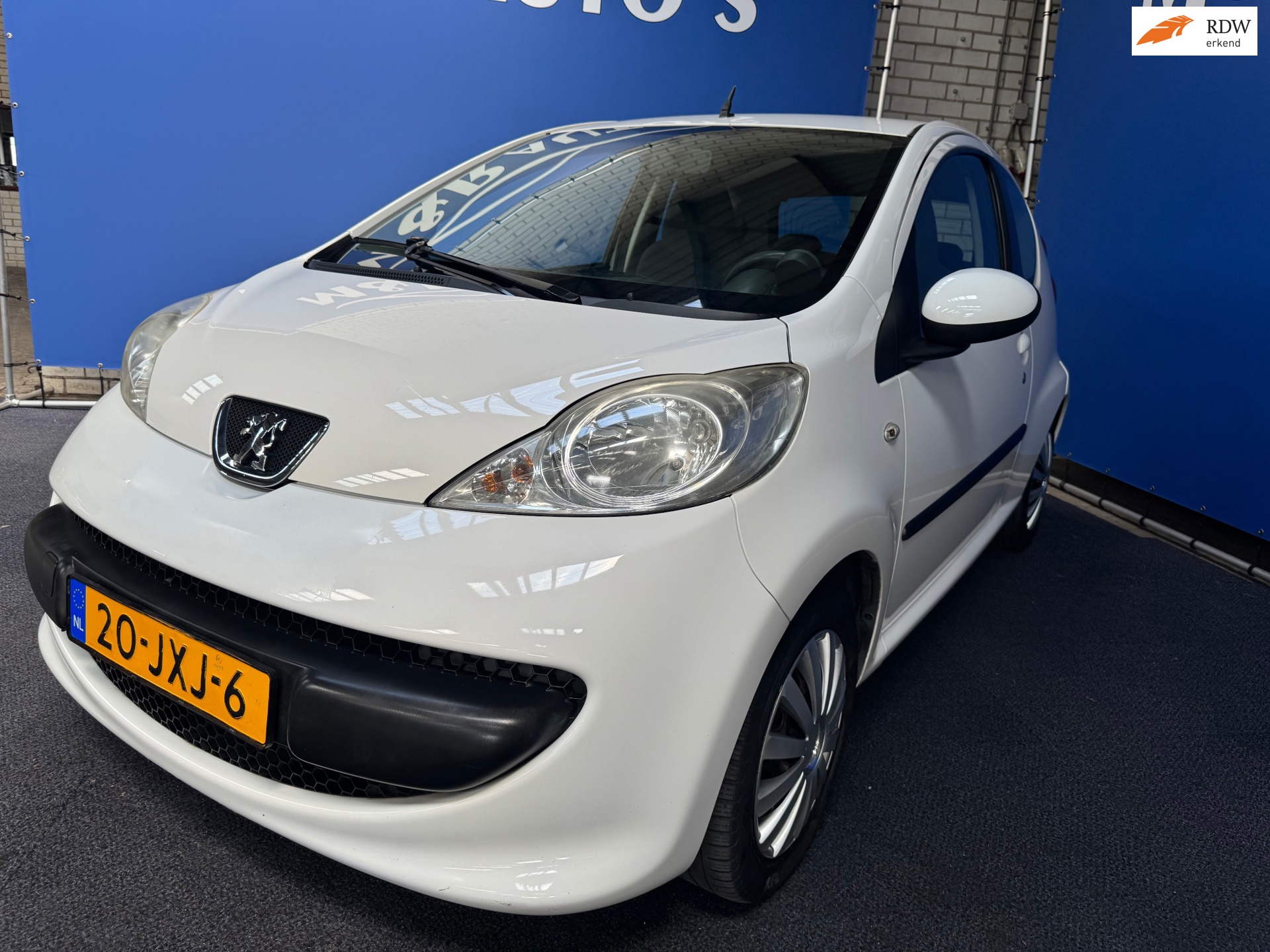 Peugeot 107 1.0-12V XR Nieuwe APK