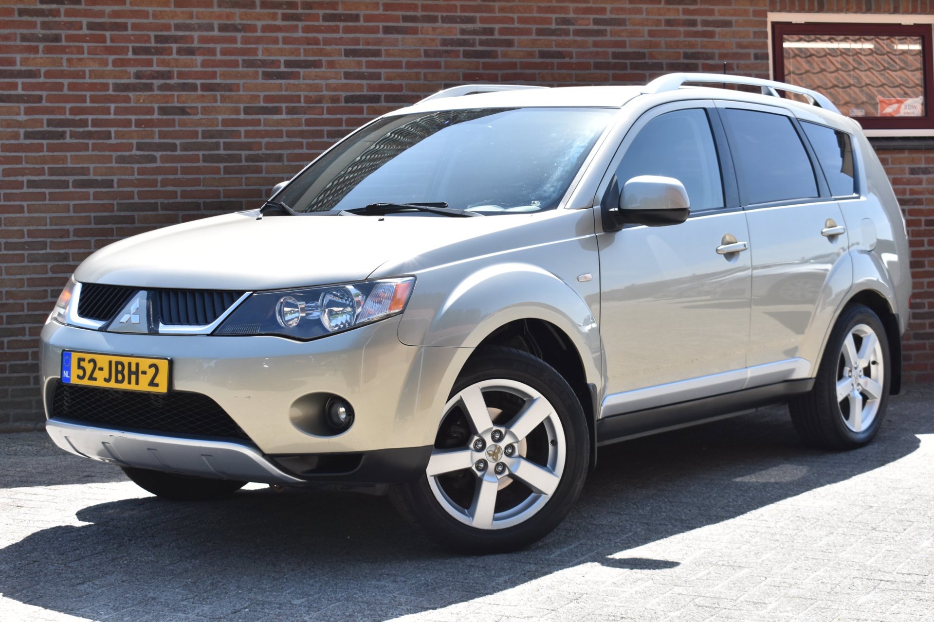 Mitsubishi Outlander 2.4 Instyle '09 7 Persoons Airco Navi Cruise Inruil mogelijk