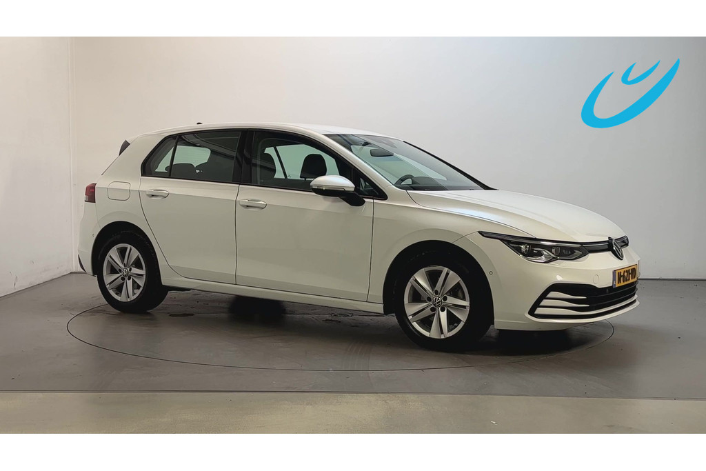 Volkswagen Golf 1.5 TSI Life Business Alcantara LED Sfeerverlichting Parkeersensoren
