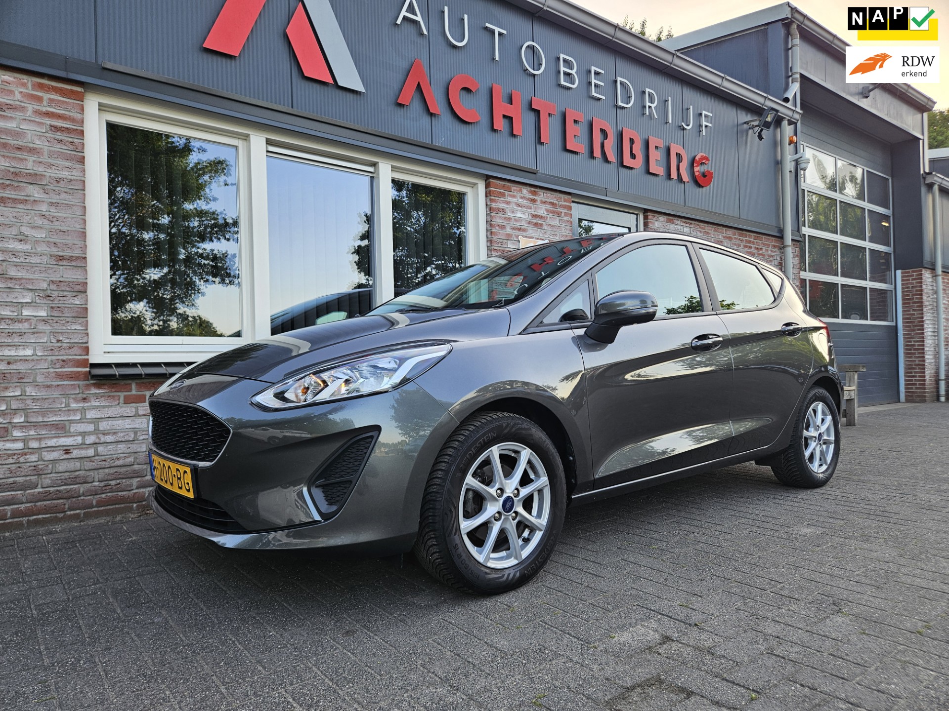 Ford Fiesta 1.1 Trend Trekhaak! PDC! Navigatie! Nette Auto! Dealer Onderhouden! NAP!