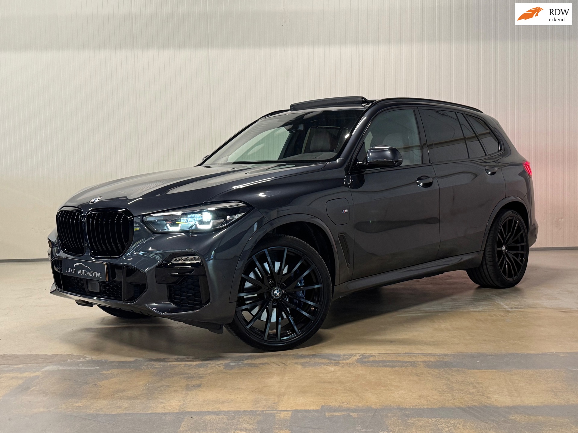 BMW X5 XDrive45e High Executive | M-SPORT | PANO | LUCHTVERING | 360 CAMERA