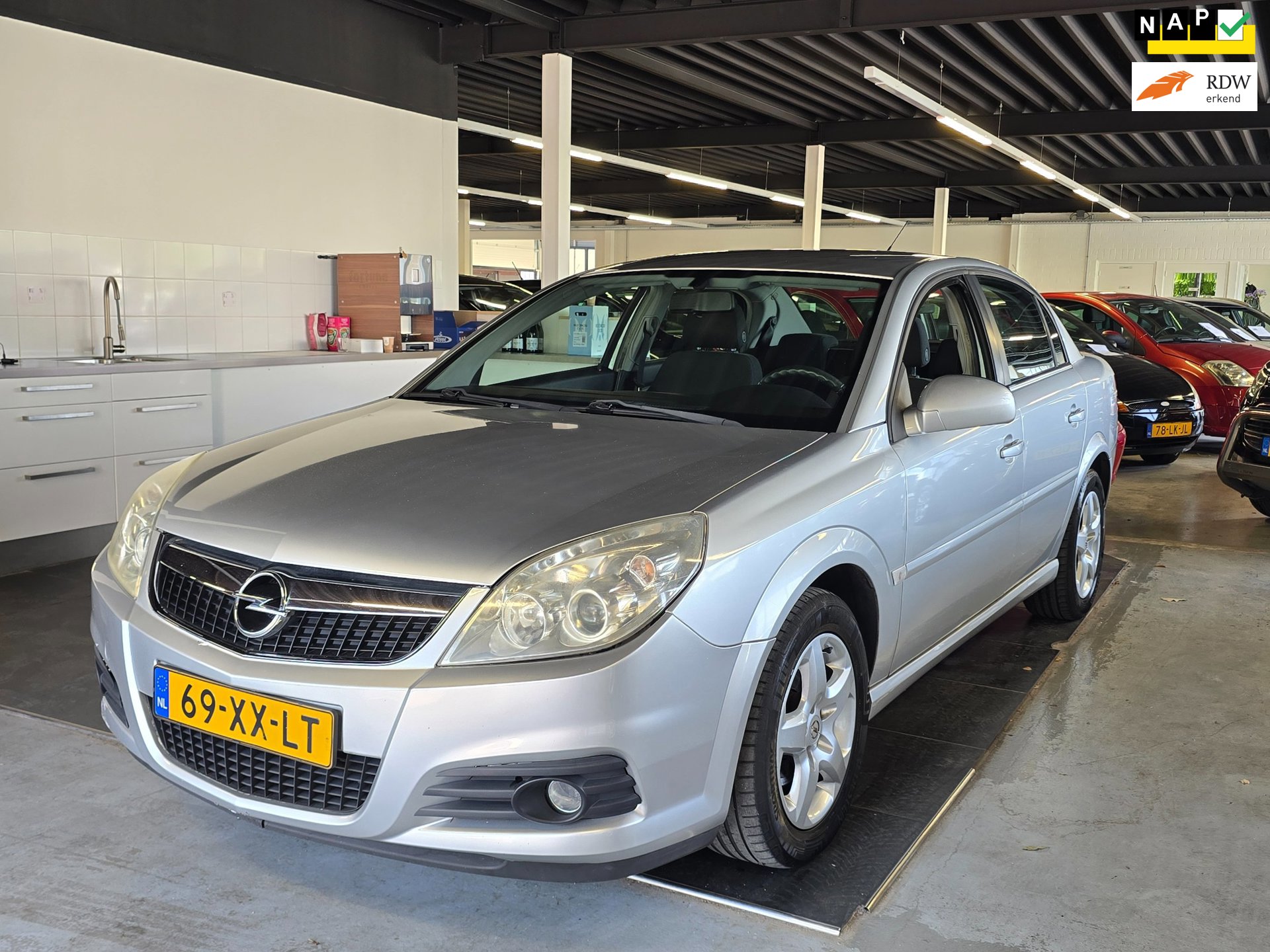 Opel Vectra 1.8-16V Temptation/AIRCO/CRUISE/N.A.P/