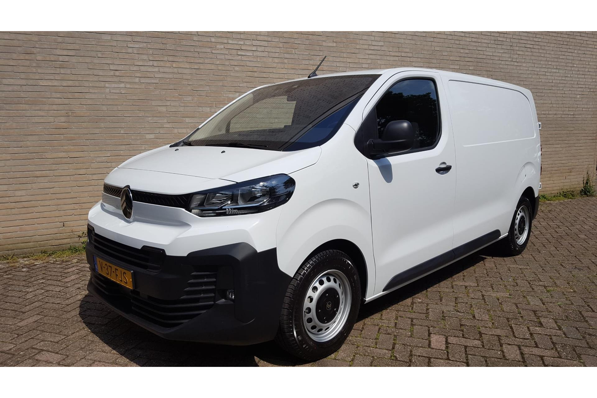 Citroën Jumpy GB 2.0 BlueHDi 145pk L2 / Navigatie / Airco